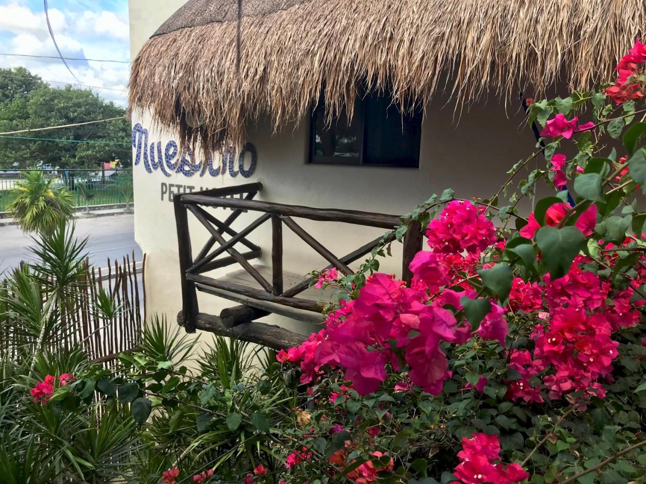 Lo Nuestro Petit Hotel Tulum Exterior foto