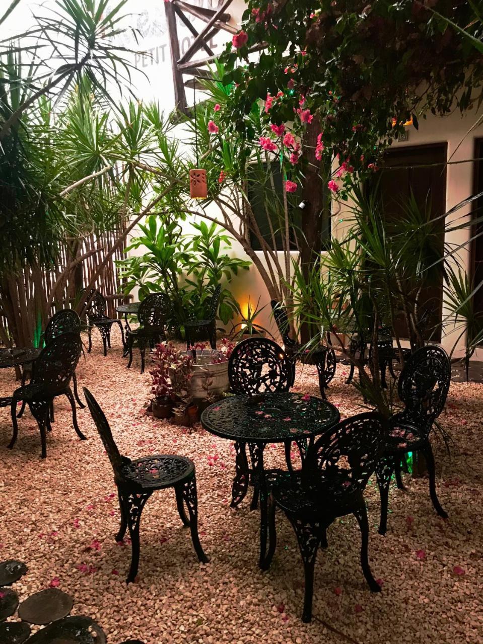 Lo Nuestro Petit Hotel Tulum Exterior foto