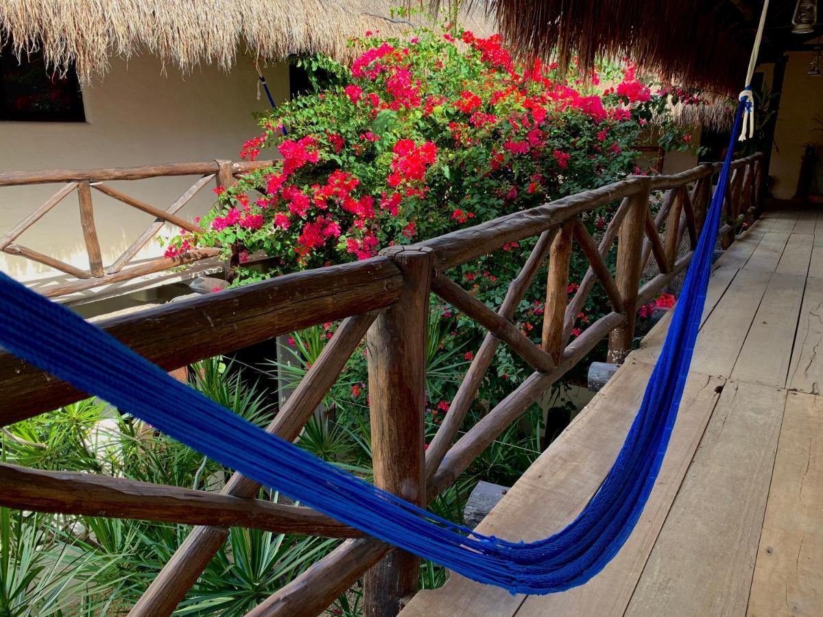 Lo Nuestro Petit Hotel Tulum Exterior foto