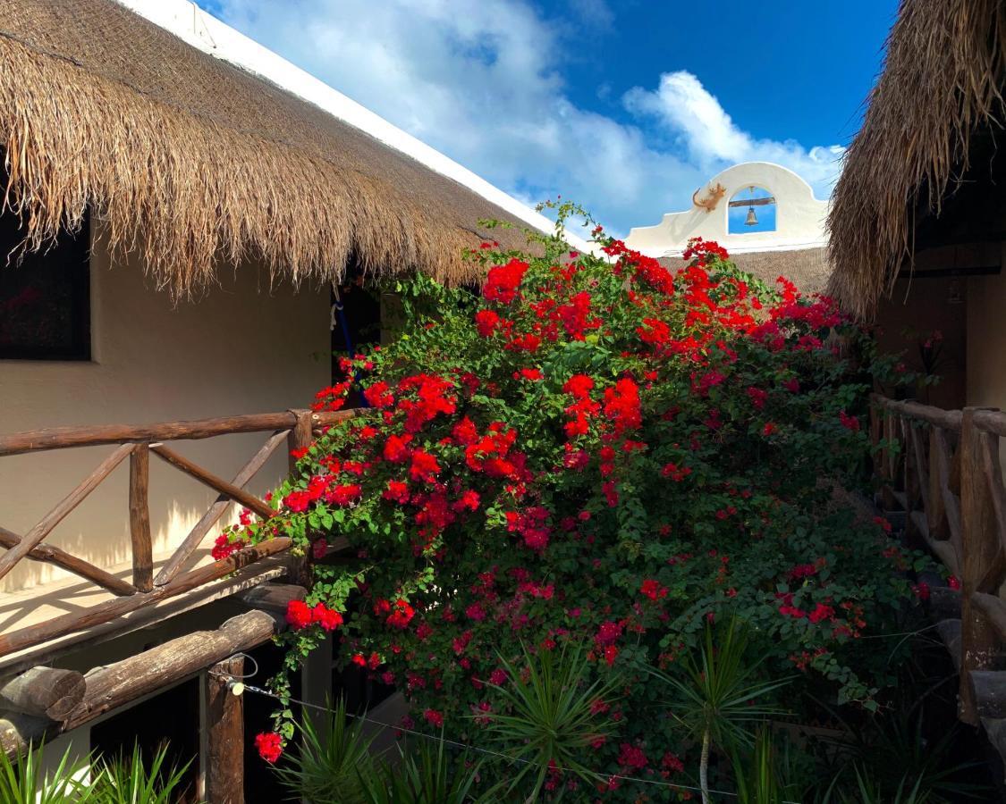 Lo Nuestro Petit Hotel Tulum Exterior foto
